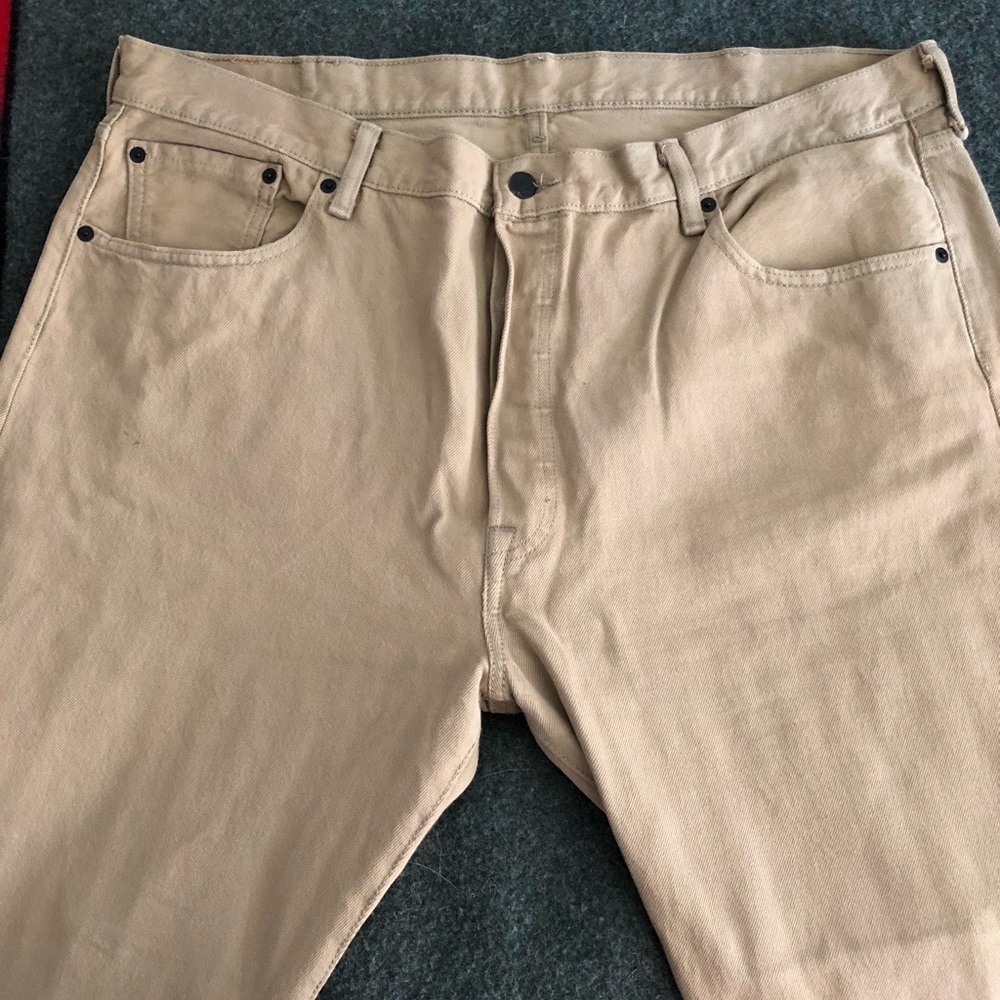Men’s Levi Straight Leg 501 Khaki Jeans